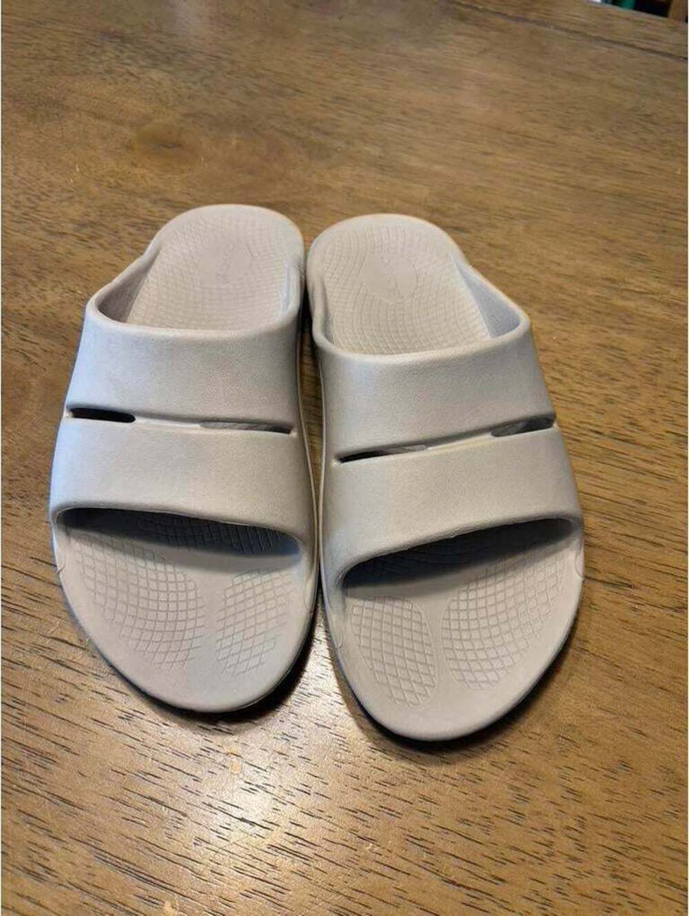 OOFOS OOahh Sport Slide – Tan – Men’s 11 / Women’s 13